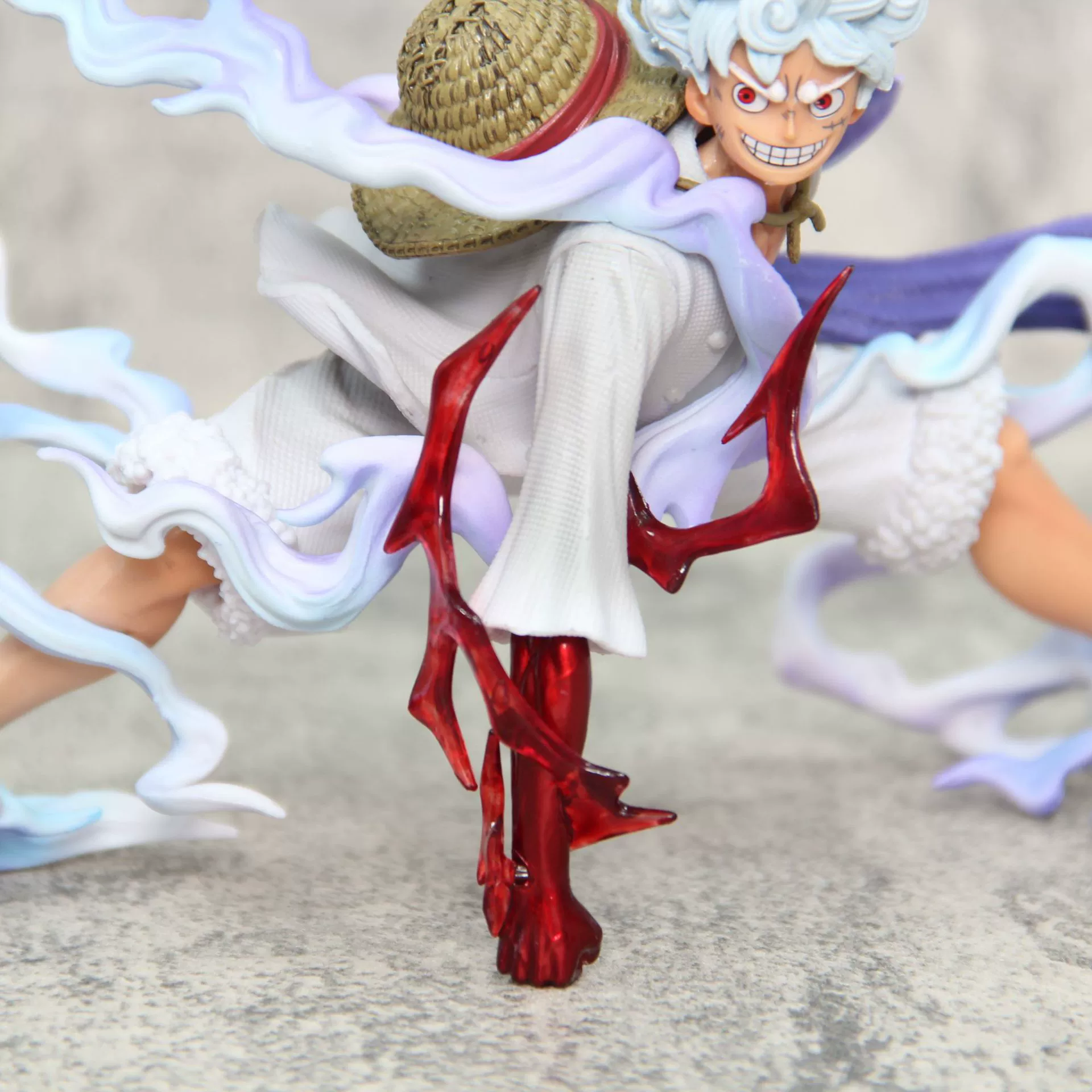 Фигура Ника Лuffy Сидящий молния One Piece noc бросает руки и кулаки Солнце Бог пятая передышка аниме украшения