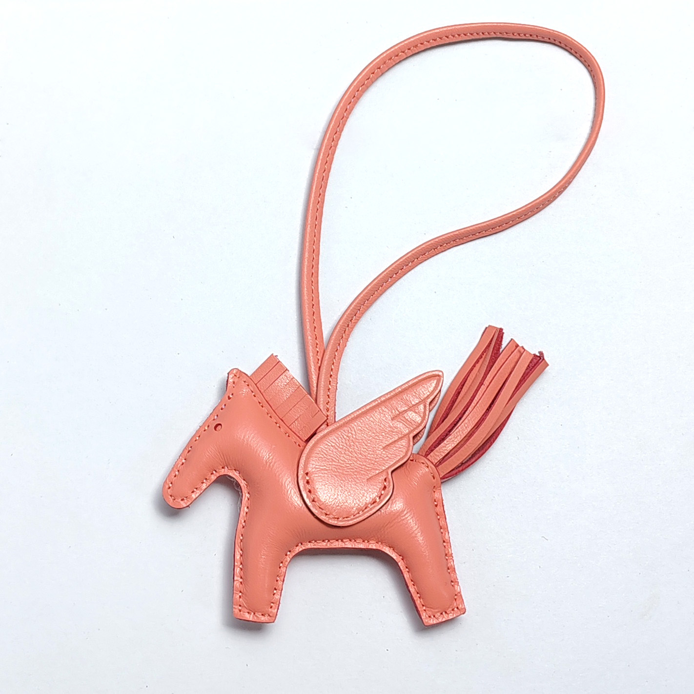 Cute Angel Little Pegasus Colgante Pit Edition H Home Colgante de bolso de caballo cosido a mano Colgante de cuero de oveja Llavero Colgante