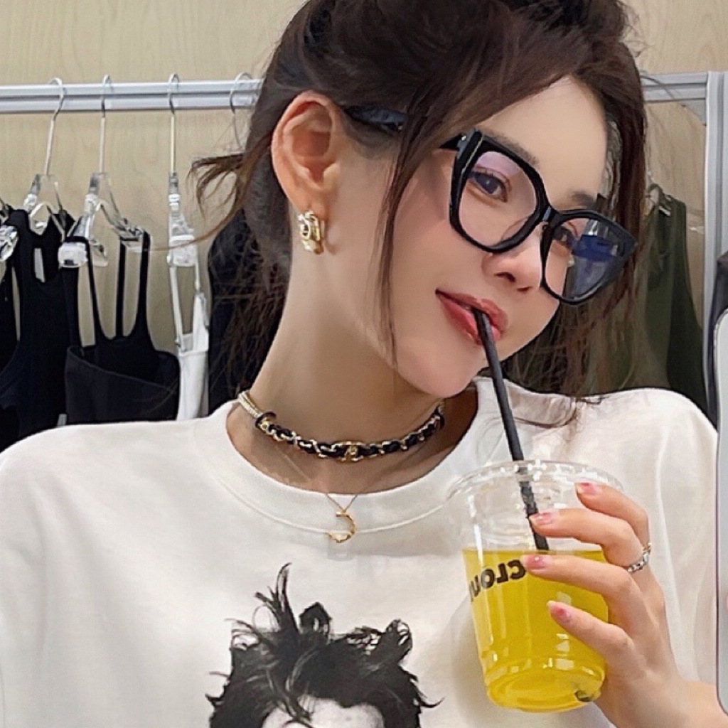 Cuadro de marco negro llano gafas mágicas ojo de gato textura ins estilo gafas marco puede ser equipado con miopía cara mirando pequeños gafas marco