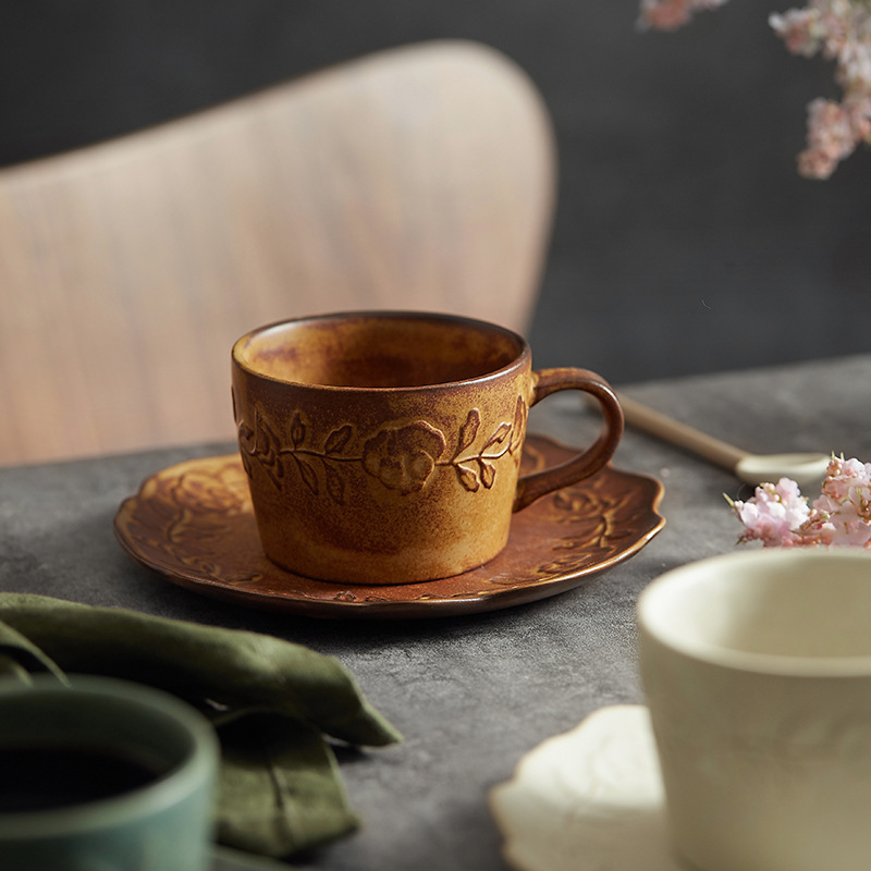 Yizi creativo gres taza de café y platillo vintage taza de café esmalte de cobre en relieve taza de té negro taza de café y platillo