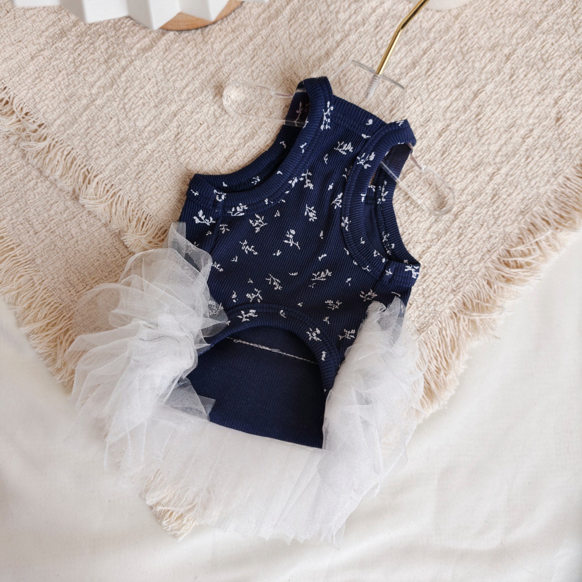 Ropa de verano para perros, ropa para mascotas Bichon Teddy, vestido de princesa transpirable con tirantes florales estilo coreano, venta al por mayor y_voghion.com