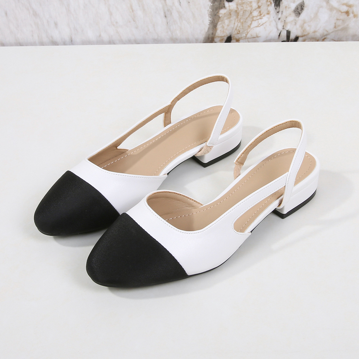 El Comercio exterior transfronterizo más el tamaño de las mujeres de los zapatos de tacón bajo de nuevo vacío cerrado toe sandalias de las mujeres planas de tacón alto del bloque del color del talón zapatos de una sola capa Mediados de zapatos de tacón