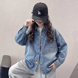 明星潮酷穿搭上新女童牛仔外套配灰色束脚裤黑帽黑鞋时尚休闲套装
