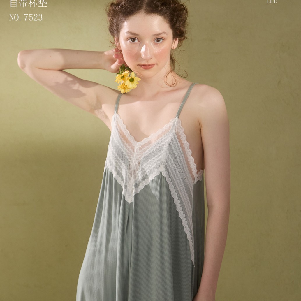 7523 French Slip Skirt Nightdress A- line Mid-length Sexy Large Backless V-neck Lace Home Dress with Chest Pad