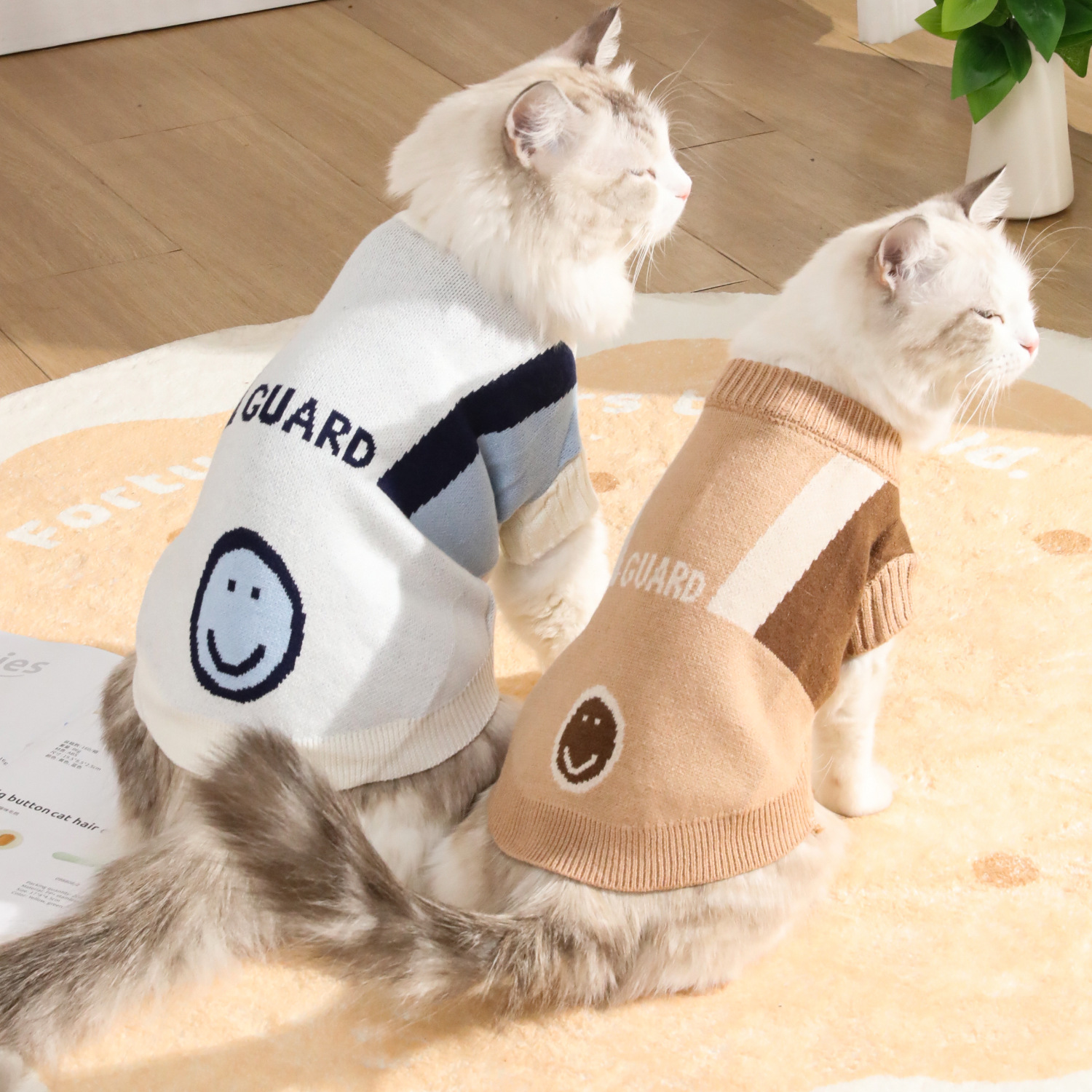 Z mascotas ropa cálida de invierno caricatura cara sonriente jersey perro gato adorable ropa de dos patas en stock al por mayor