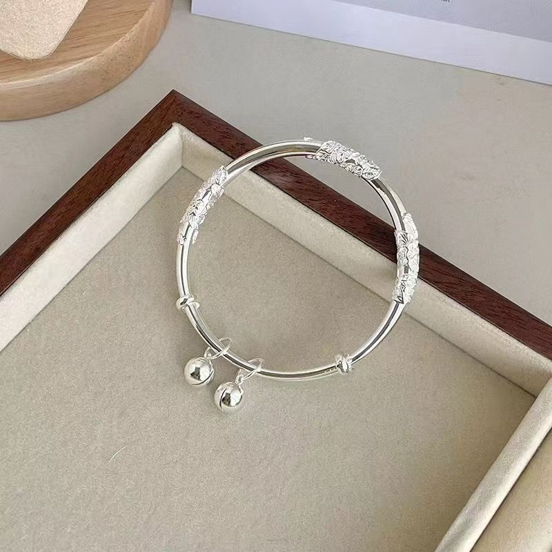 Bell Flower Bracelet for Women, Gift for Mom on Mother's Day, New Style, Elegant, Light Luxury, Niche Design