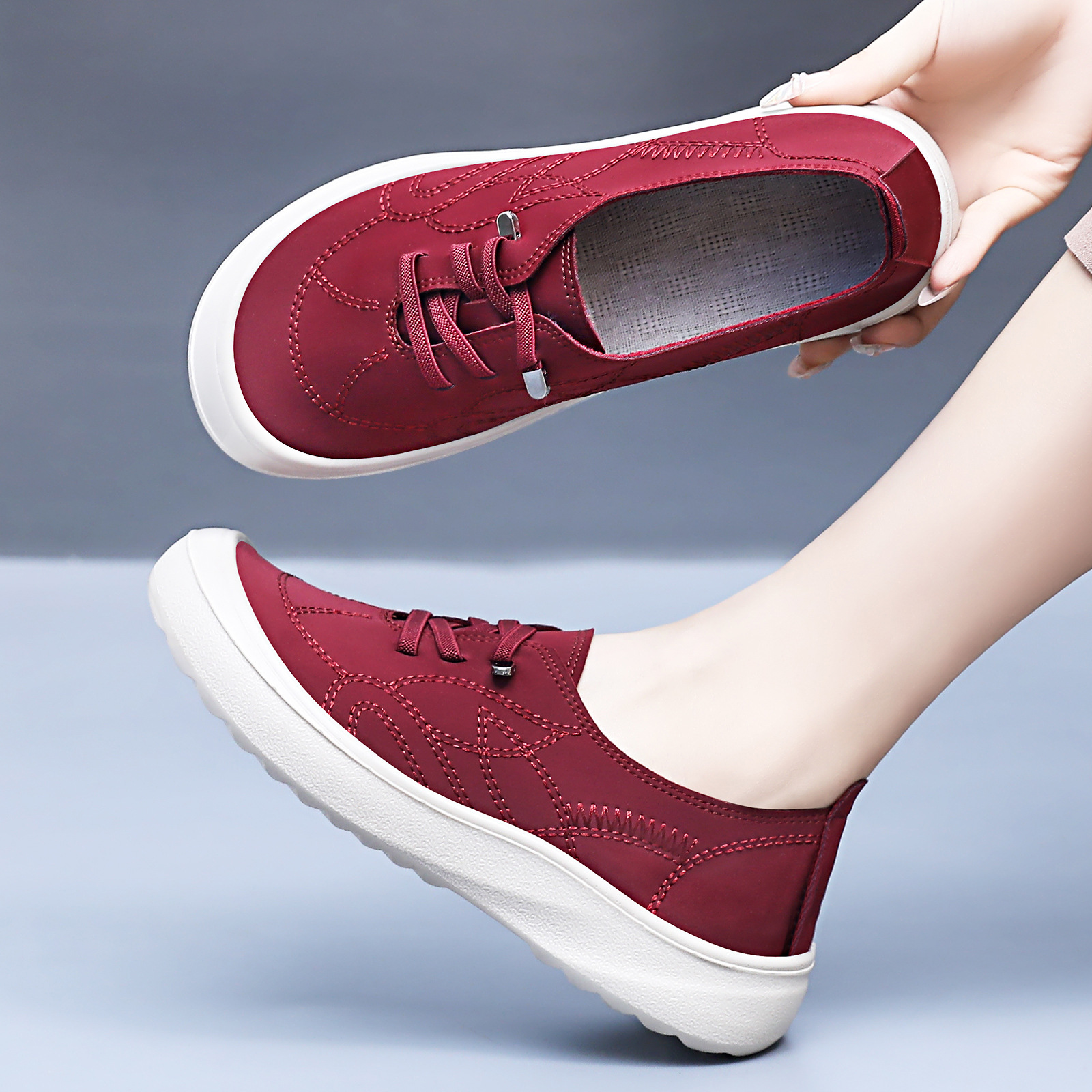Zapatos de primavera de moda extranjera con suela gruesa Lefour con un pedazo de pie, zapatos de tela viejos de Beijing, zapatos de madre ligeros, zapatos casuales.