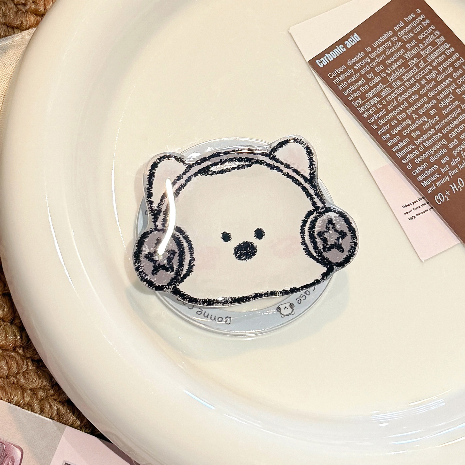 Adecuado para Magsafe soporte magnético lindo de dibujos animados pequeño animal soporte de airbag de teléfono móvil escritorio portátil retráctil