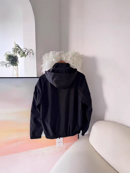 Uniform with hood for leisure