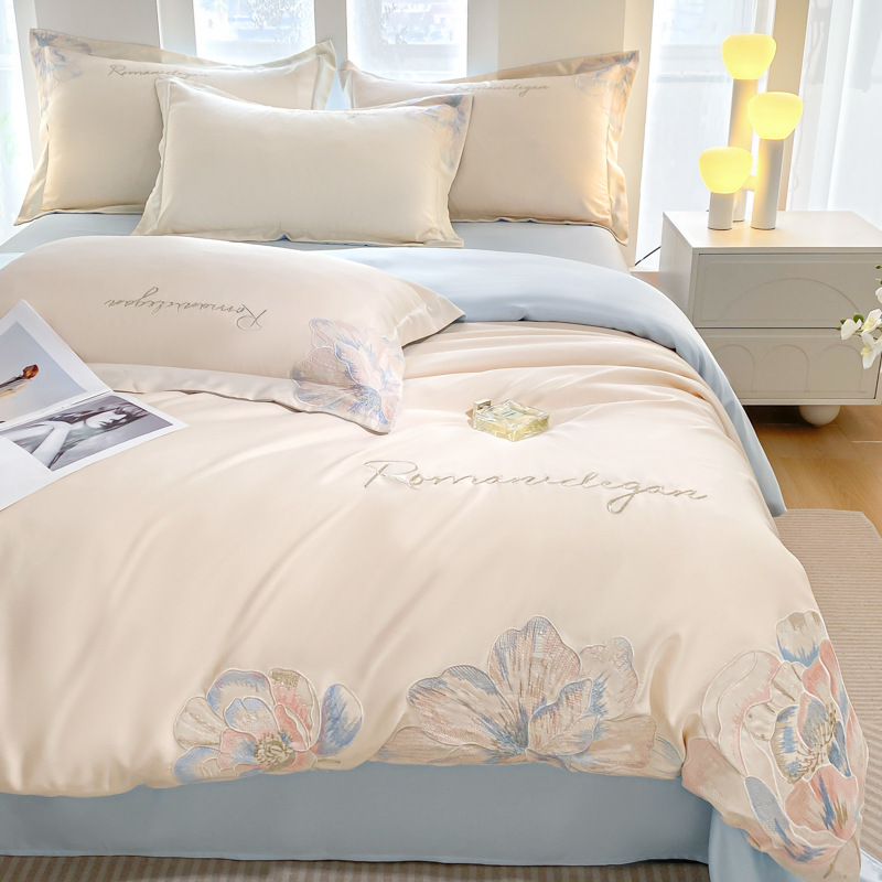 Ropa de cama de seda de hielo fresca de verano Juego de cuatro piezas de ropa de cama de alta gama de lujo ligero Funda de edredón 2025 nueva ropa de cama de tres piezas