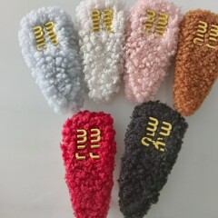 正しいバージョンMI * 新しい毛のふわふわしたヘアピンの女性の髪飾り三角形の文字前髪クリップ黄色のピンクの真鍮