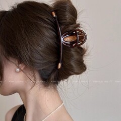 アンバー中世スタイル油絵ヘアピン女性の後頭部 2025 新しいグリッパー大型サメクリップハイエンドヘアアクセサリー