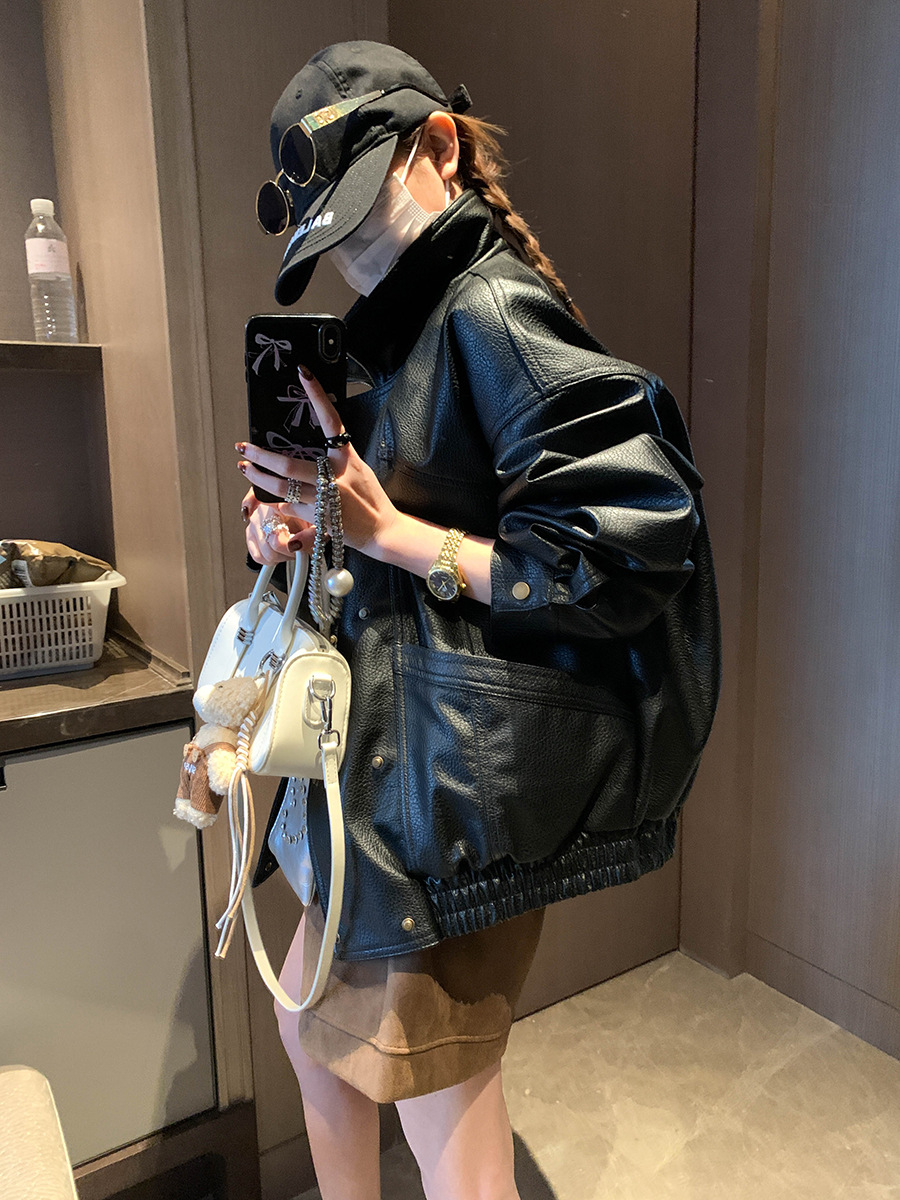 Qadın dəri süni dəri jaket, iki sıralı düyməli, retro üslub