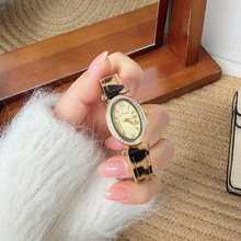 ����ɯ�e�����^С�����y�͹��p�ݸг���Ůʿ�ֱ�ʯӢŮ�����l