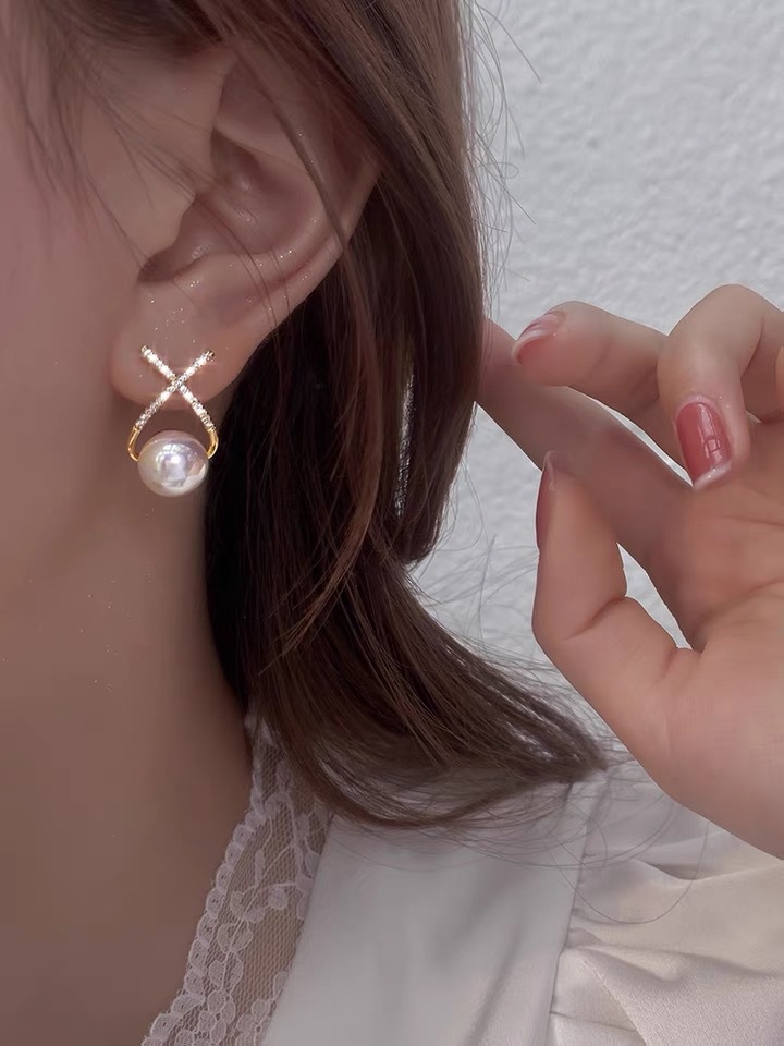 fashion diamond pearl earrings simple alloy earringspicture1