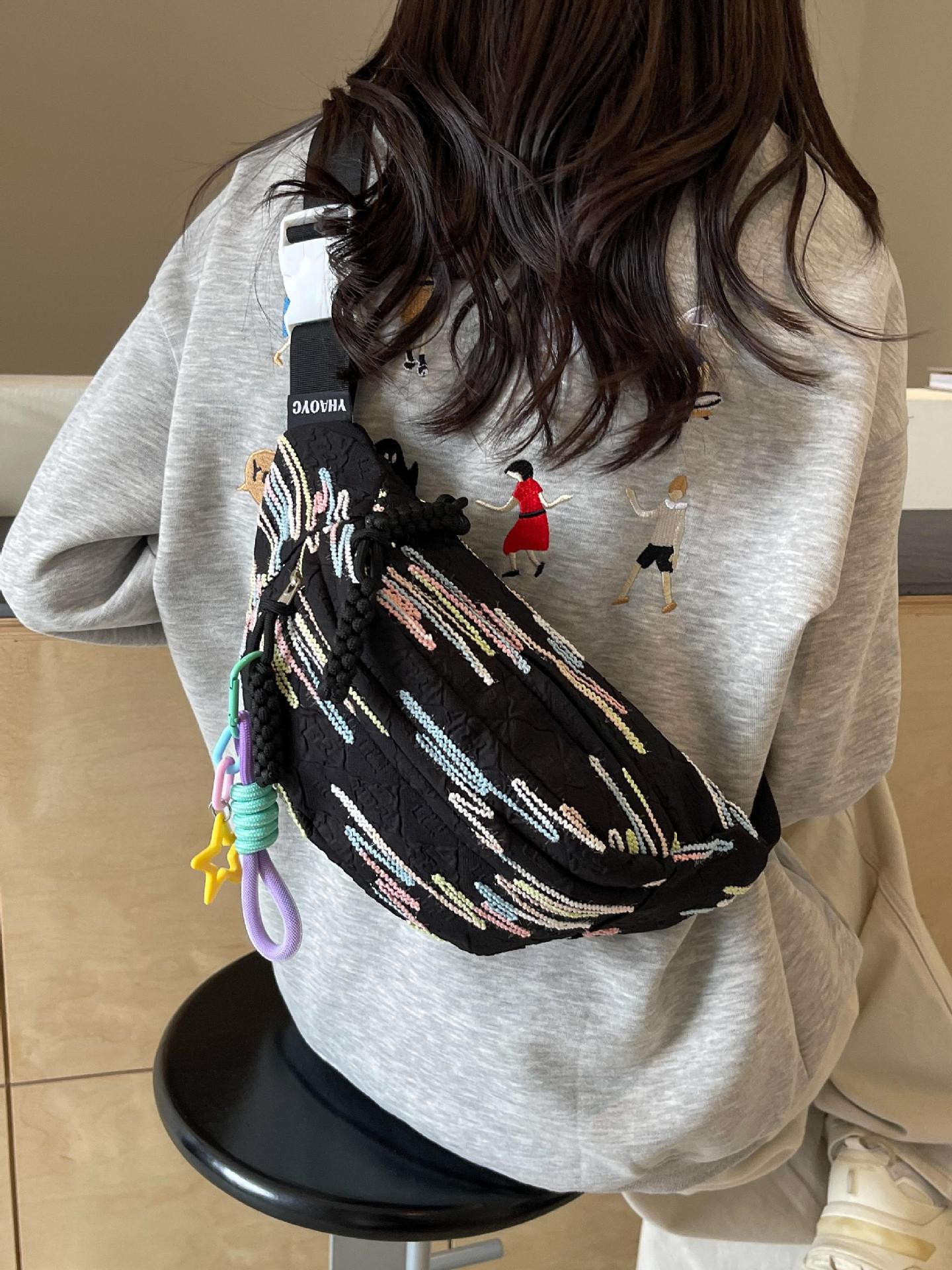 Versión coreana del bolso de mensajero de moda casual ins para mujer 2025 nuevo bolso de bolsillo de todo fósforo de viaje al aire libre bolso de pecho para mujer