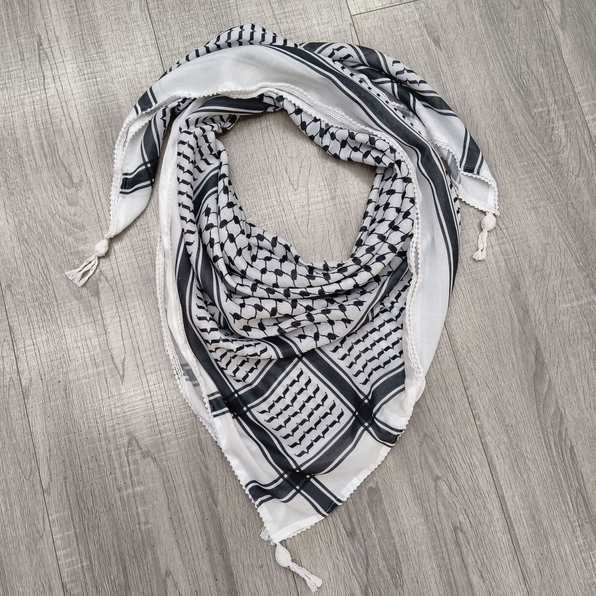 Printed arabic ball (black)