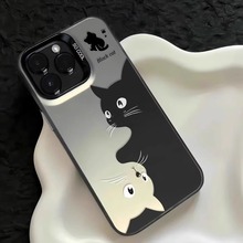 卡通黑白两只猫咪苹果17手机壳创意14可爱小众13pm12男女情侣16