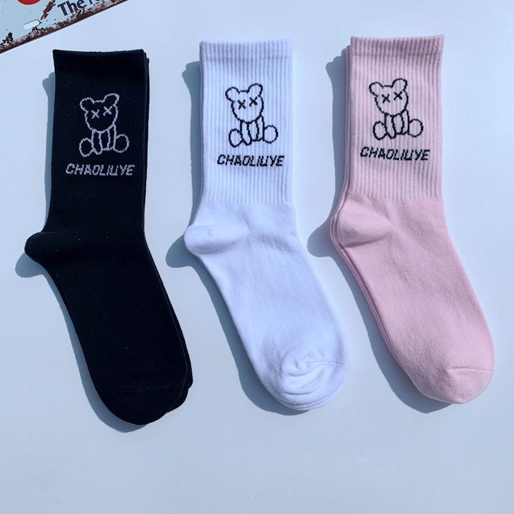 Socks for men and women in the tube fashion brand European and American Street white powder Harajuku personality hip hop skateboard cute academic style cotton stockings