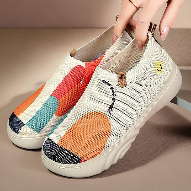 Zapatos de mamá para mujer, nuevos zapatos casuales de verano, zapatos de tela estilo Pekín, suela gruesa, ligeros, transpirables, zapatos de plataforma sin cordones.