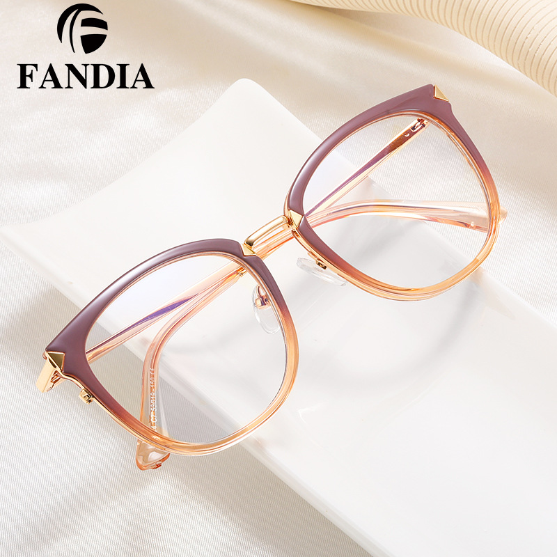 95314 2022 nuevas gafas de marco de moda transfronteriza gafas de luz anti-azul de las mujeres europeas y americanas gafas de miopía redondas marco