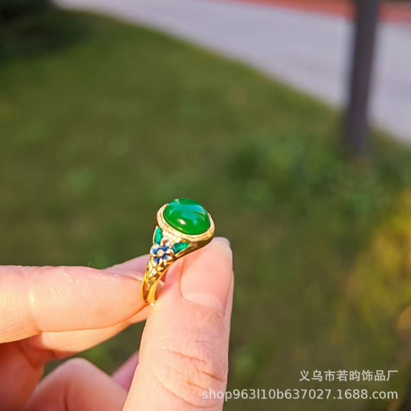 TUMEの新型金メッキエナメル鹿宝石指輪は黄金の指輪の口を模しています。|undefined