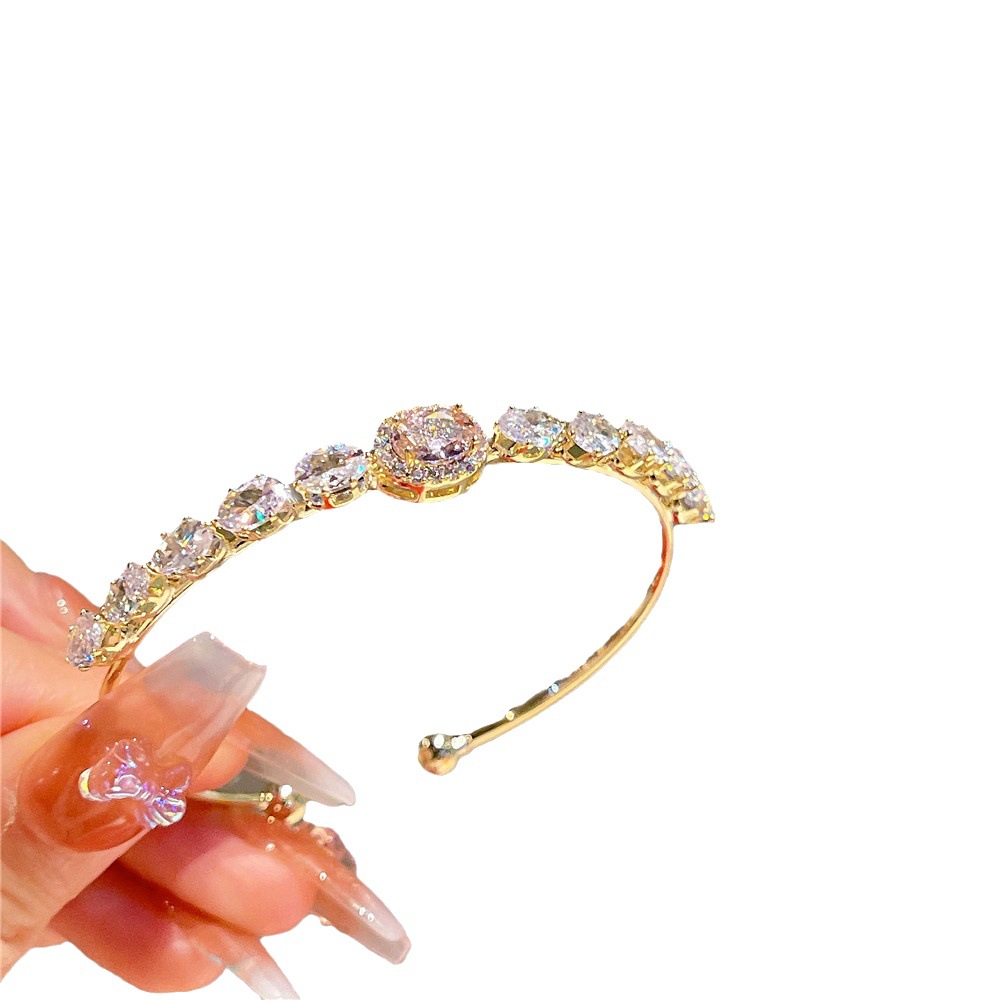 Pulseira de zircônia circular temperamento rosa e branco verão 2023 nicho pequeno fresco quadrado zircônia pulseira joias_voghion.com