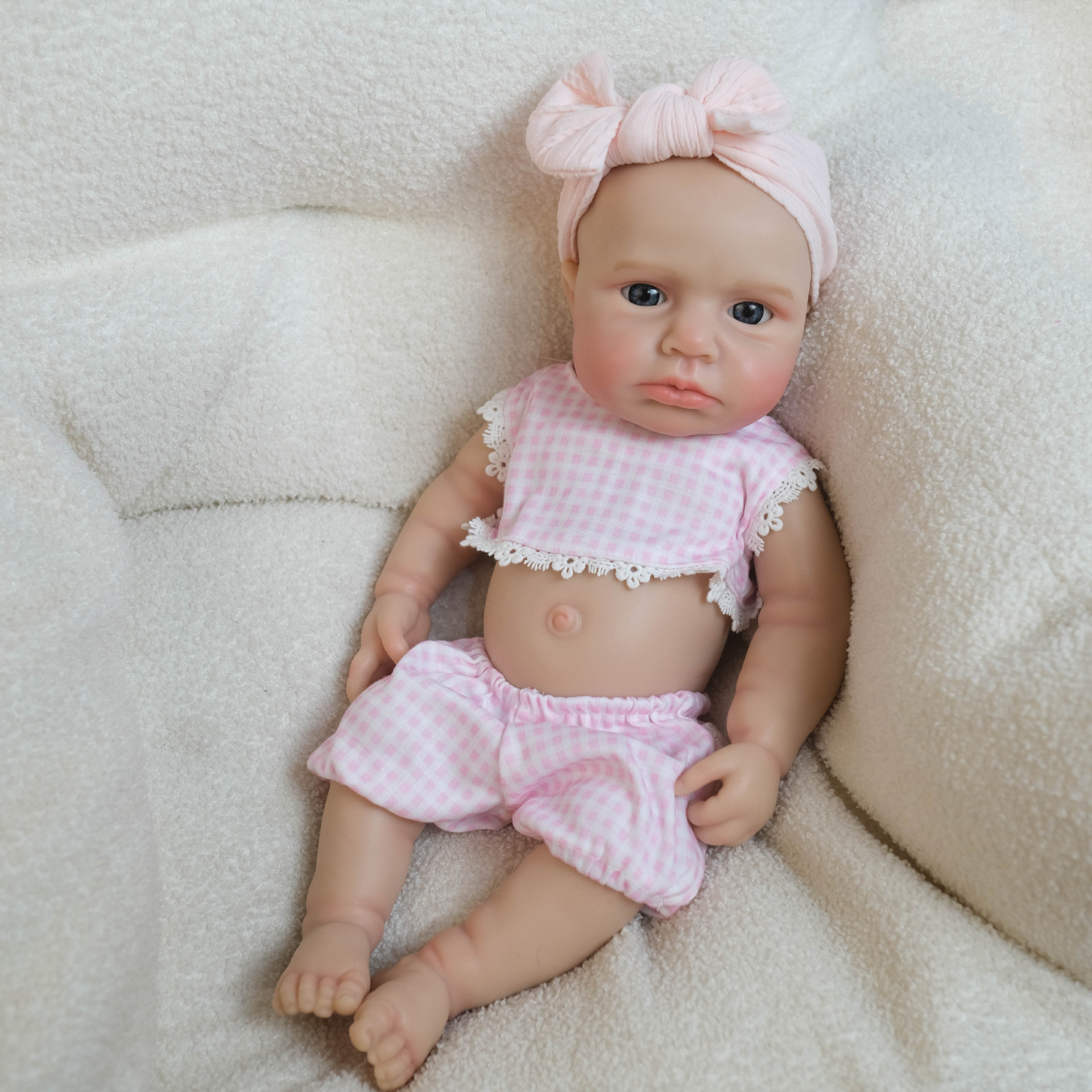 18 pulgadas Q Bullet sólido cuadriculado pequeño conjunto LOULOU simulación muñeca de juguete para niños Navidad sólida silicona