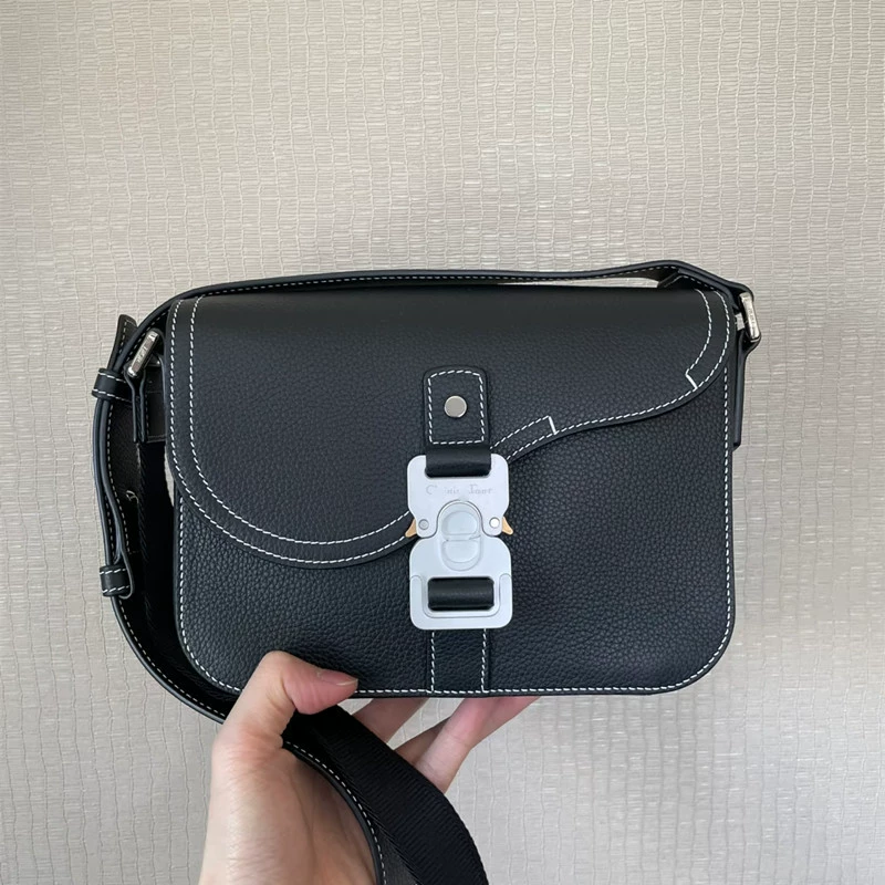 Новый мужской сумка 2025 года почтальон saddle messenger модная застежка стильный многофункциональный Flip повседневная сумка через плечо через плечо Messenger