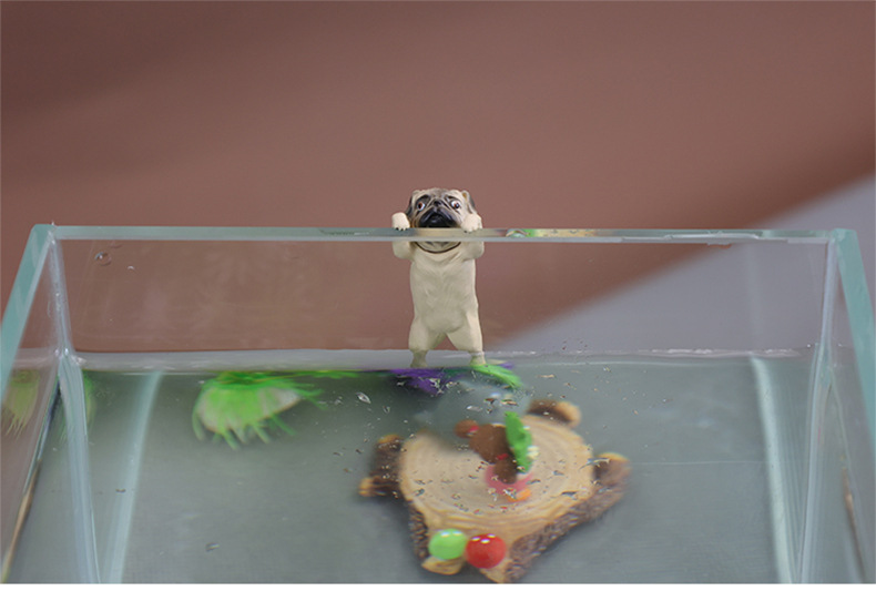 Желтые ноги поднимаются на собаку Aibi цилиндра