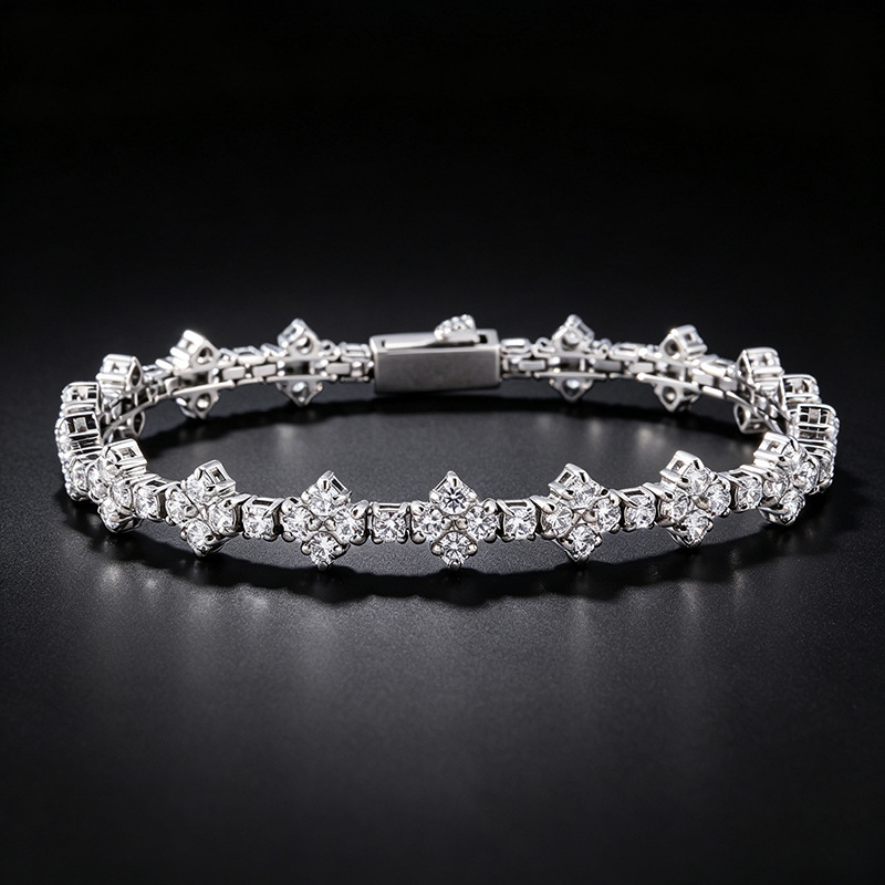 Cross-border diamond-studded titanium steel four-leaf clover tennis bracelet, modern minimalist style, lightweight and versatile accessory Cross-border diamond-studded titanium steel four-leaf clover tennis bracelet, modern minimalist style, lightweight and versatile accessory