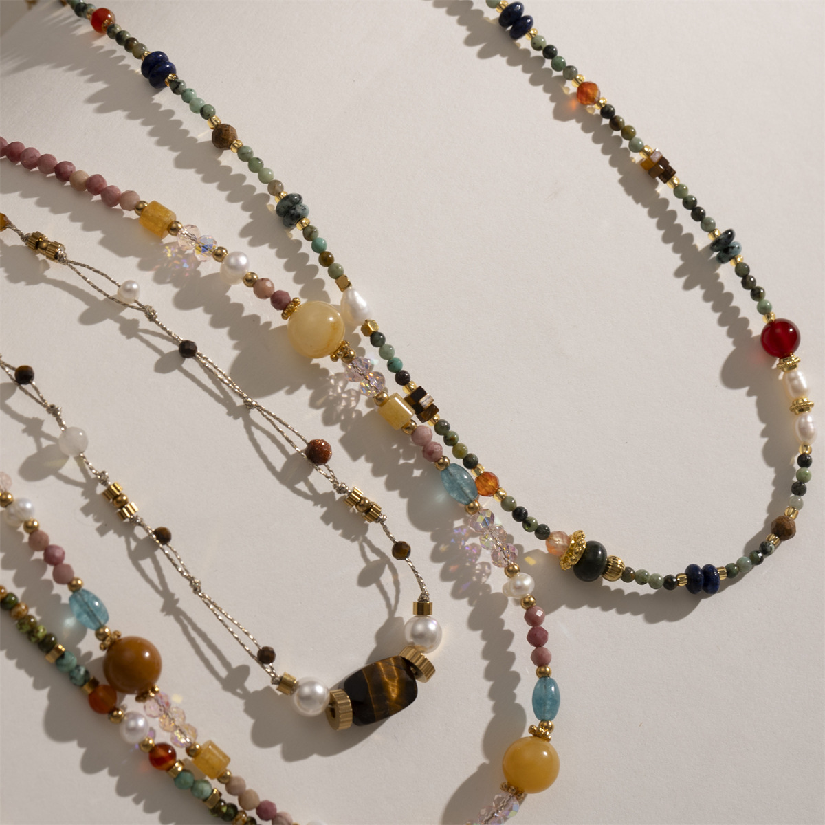 Taena collar de acero de titanio europeo y americano apilado con cadena de clavícula de piedra natural de alta calidad collar de cuentas de concha estilo explosivo transfronterizo femenino