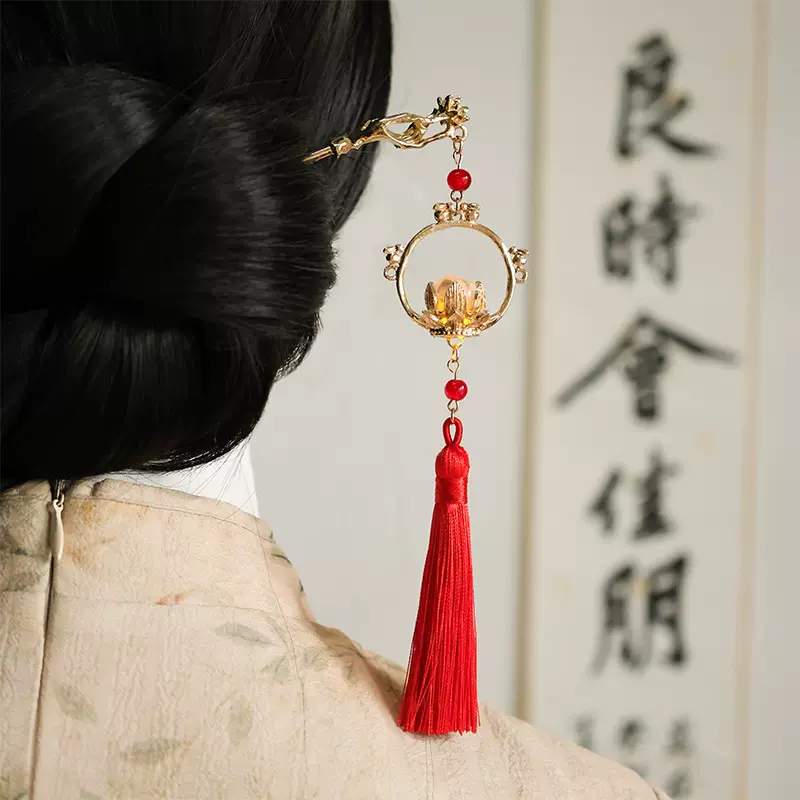 红色古风发光发簪国风盘发订婚结婚旗袍发饰合金宫廷仙气灯笼簪子
