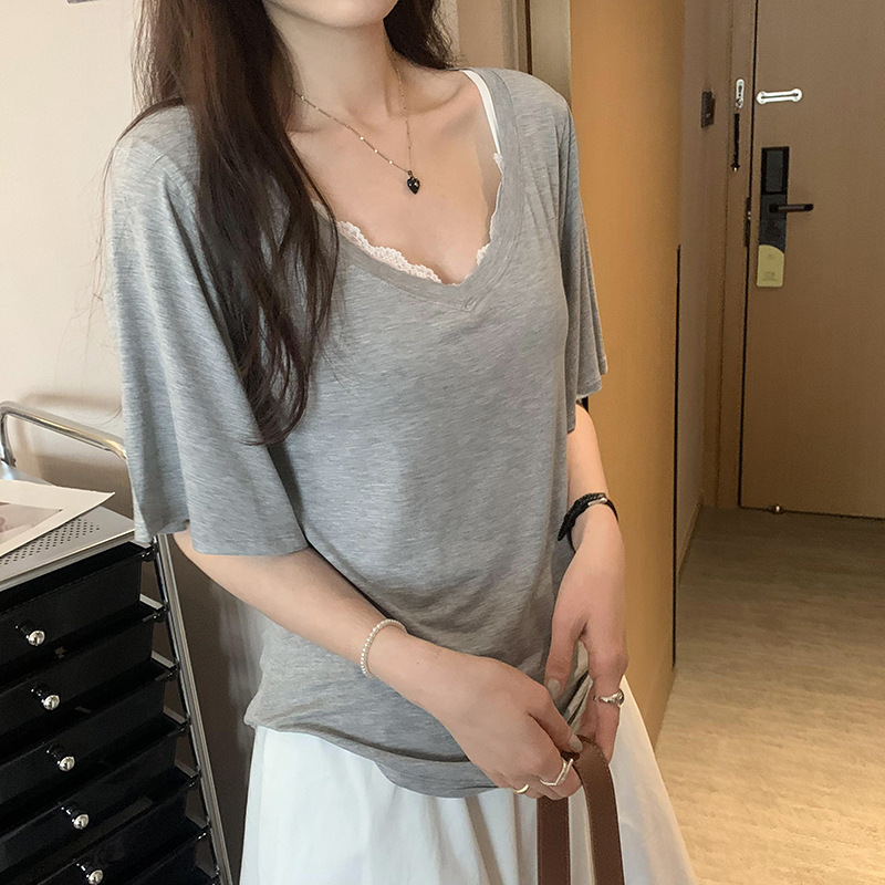 회색
