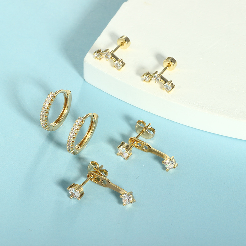 Silver pointed spike labret stud material detail