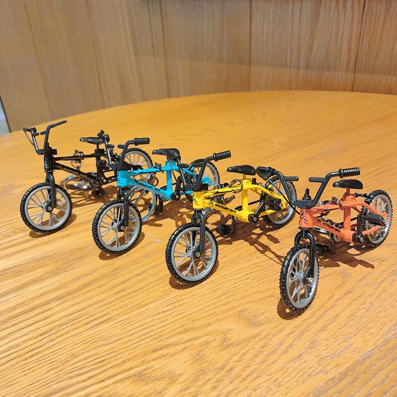 Assembled Bicycle Keychain Pendant Mini Mountain Bike Car Keychain Bag Pendant Small Gift Wholesale Exquisite