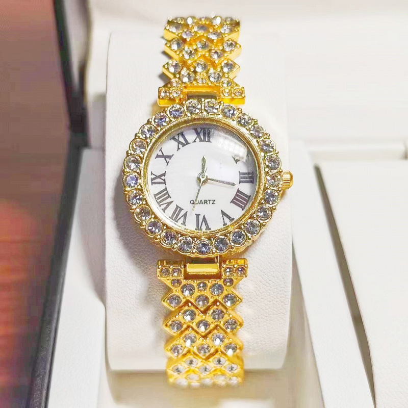 Золотые римские часы — ремешок из титанового сплава точен, не выцветает и не ржавеет.