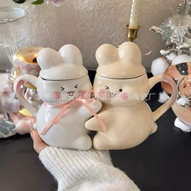 咖啡杯;盘;陶瓷杯