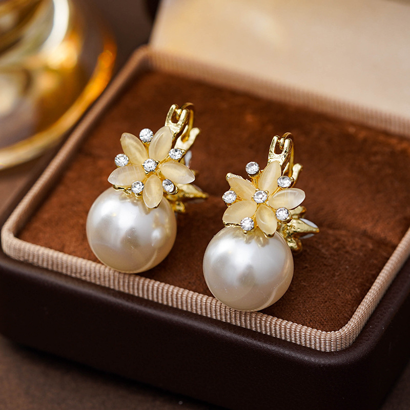 2026 nuevo estilo francés alto sentido de doble cara flores perlas pendientes de lujo ligero estilo versátil temperamento suave auriculares image 5
