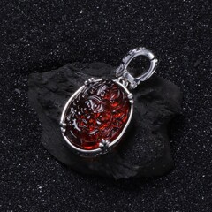 S925 シルバー血琥珀彫刻黒古銅貨スプライシングファッション気質任意のバックルペンダント