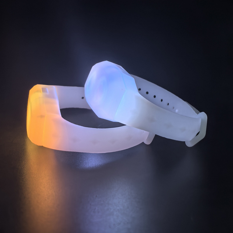 Pulseras LED personalizadas con control por puntos para festivales de música y conciertos, pulseras de animación con control remoto DMX, personalizadas con tu propio diseño.