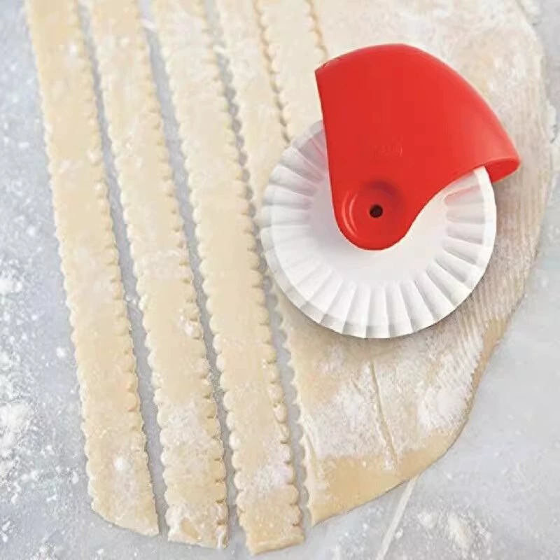 Cross-border exclusive baking cutting wheel edge roller manual cutting surface professional roller knife kitchen tool wholesale