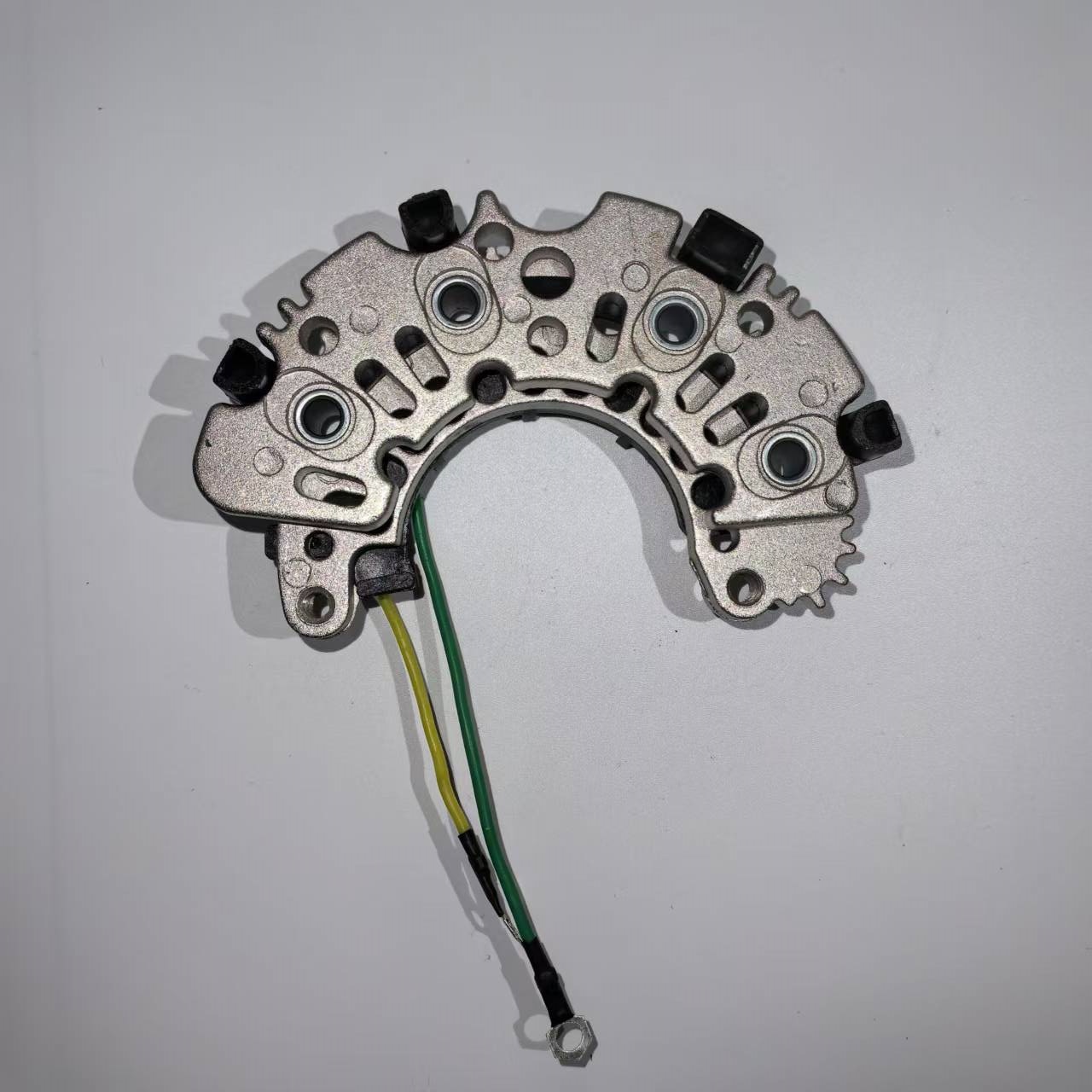 Weichai Integrated Rectifier Bridge Automotive Generator Diode Rectifier Suitable for Petrolai Buses Silicon Rectifier