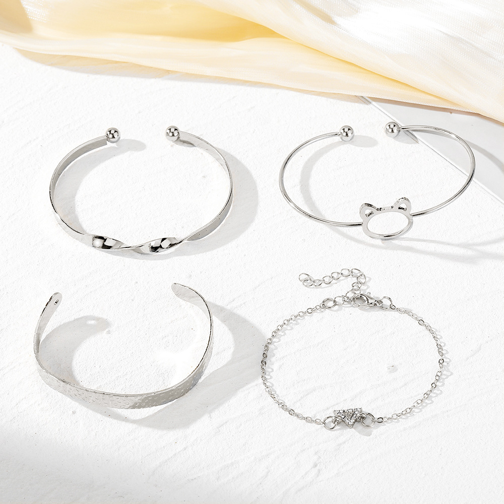 2 stk. minimalistisk stil kvindelig trekant indlagt med diamant, sød kat metal armbånd, armbåndssæt_voghion.com