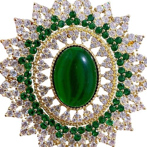 Antique-style copper Victoria emerald gem brooch, plated with 16K gold, featuring a beehive pattern with pigeon egg zirconia.