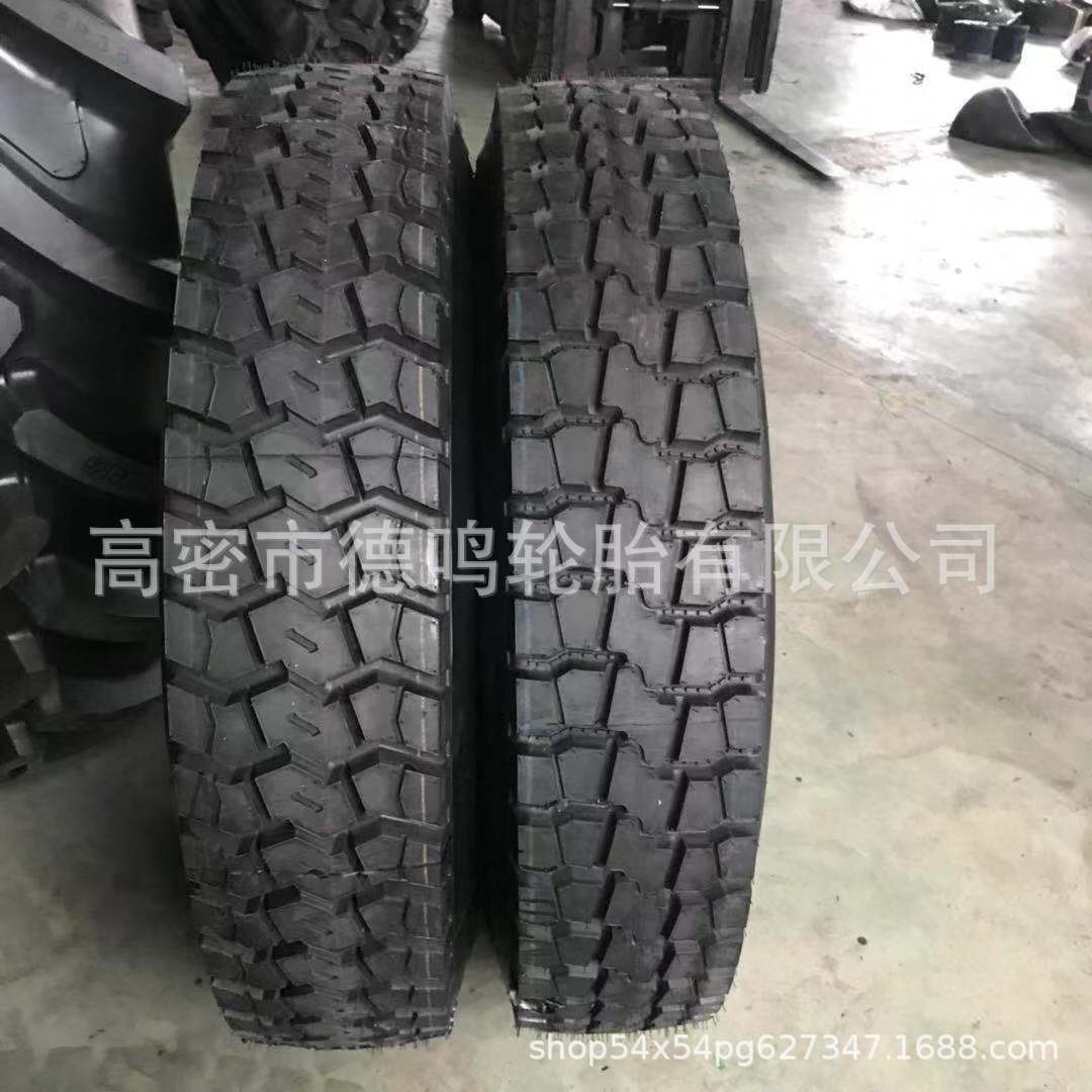 Neumático de acero del alambre de la carga del camión de la grúa de apilador 325/95R24 del neumático del camión 1200R24