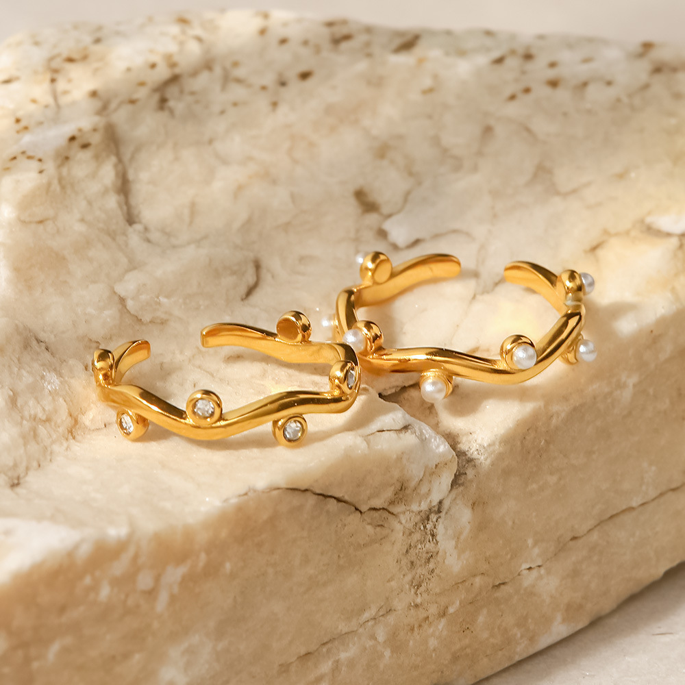 PVD Coated Real Gold Plated Geometric 316 Stainless Steel  Retro Waterproof Non Tarnish Open Ring display picture 1