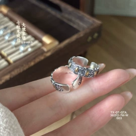 手镯;吊坠;戒指