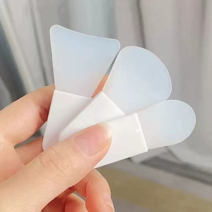 Small silicone face mask, handle, short pack, cosmetic brush for face, easy application