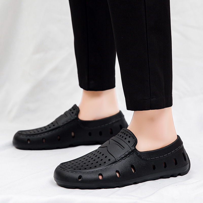 Lightweight summer breathable Crocs-style slippers